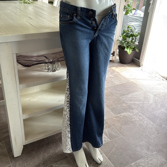 VTG MAVI button up denim jeans 28/30 Molly flare
Very pretty! - Picture 12 of 16